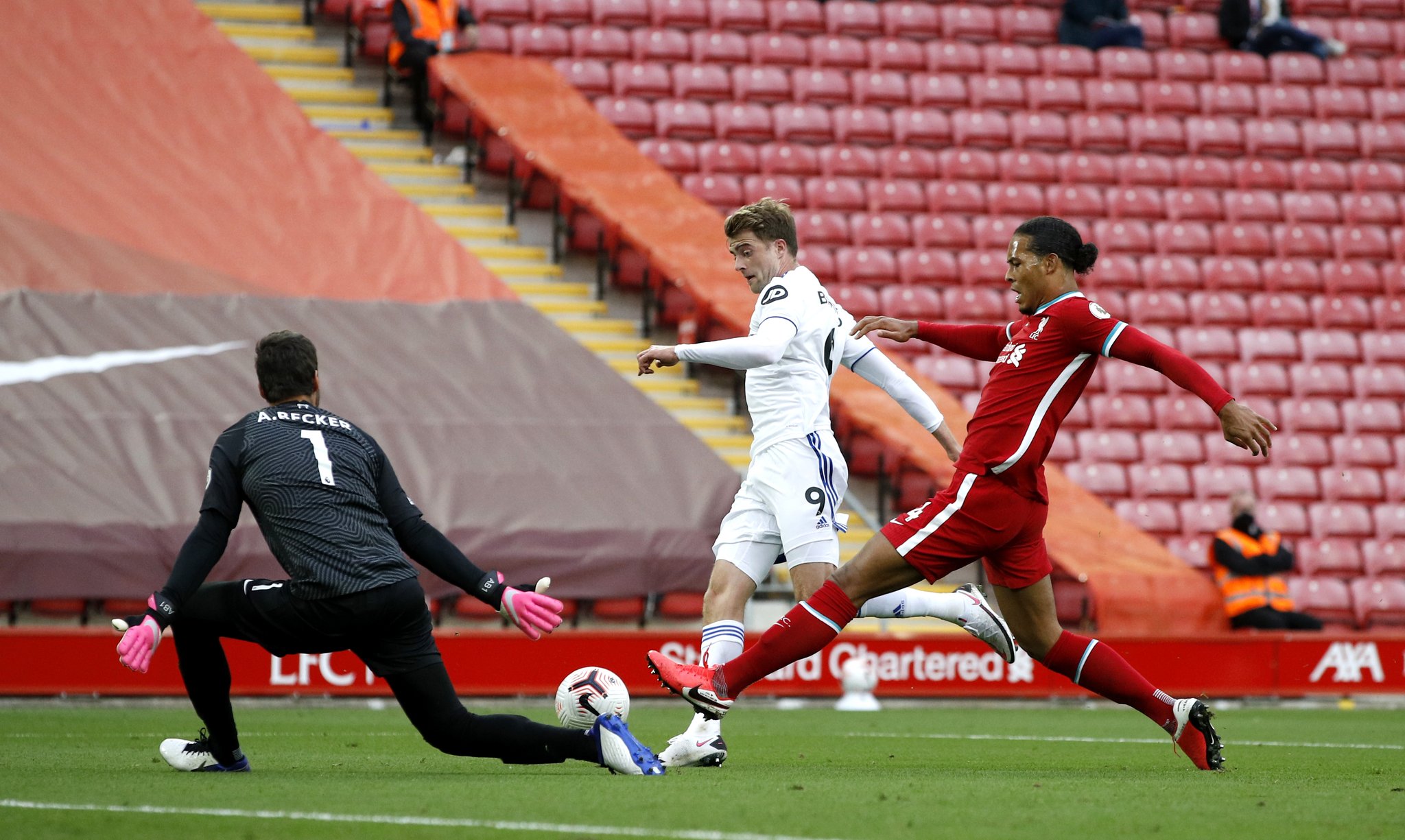 体育亚洲杯：遗憾落败 中国香港队1-3阿联酋队